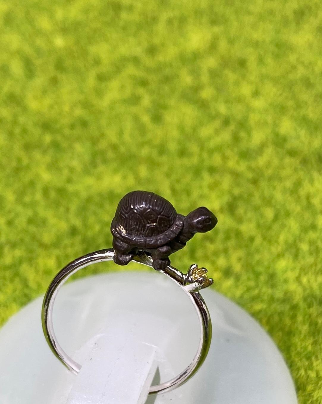 ゾウガメとイエローサファイアのリング　＃７